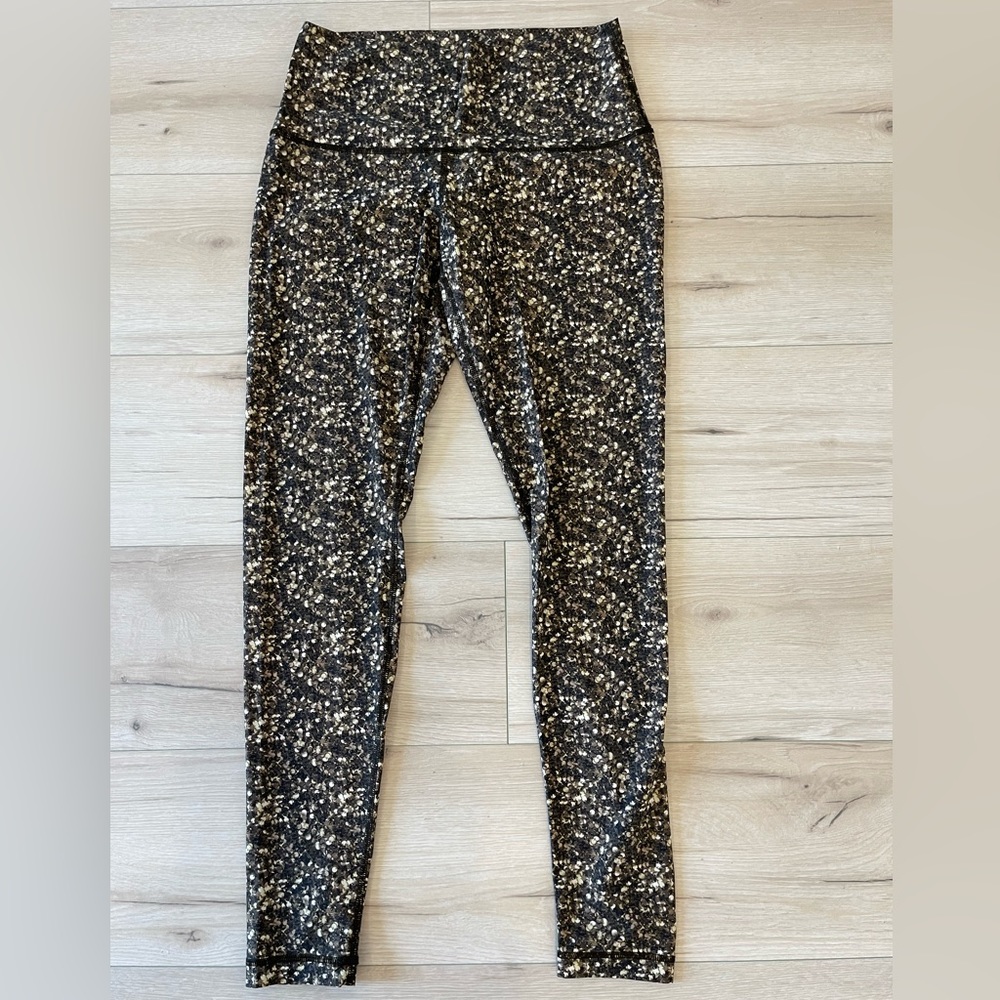 [Lululemon] ✨Vintage/Rare✨ Sparkle Print Wunder Under Size 8